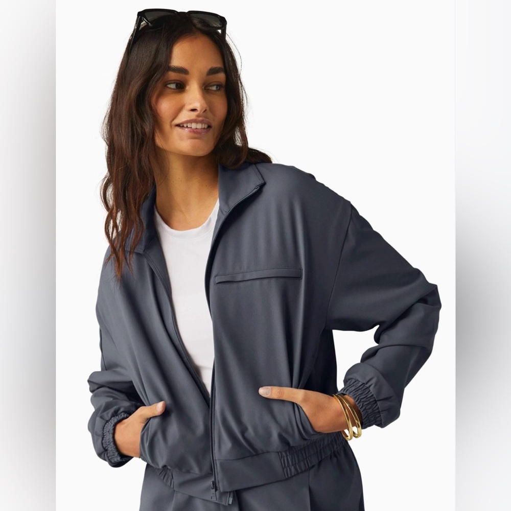 NWT Beyond Yoga Status Crop Jacket Night Shadow Small